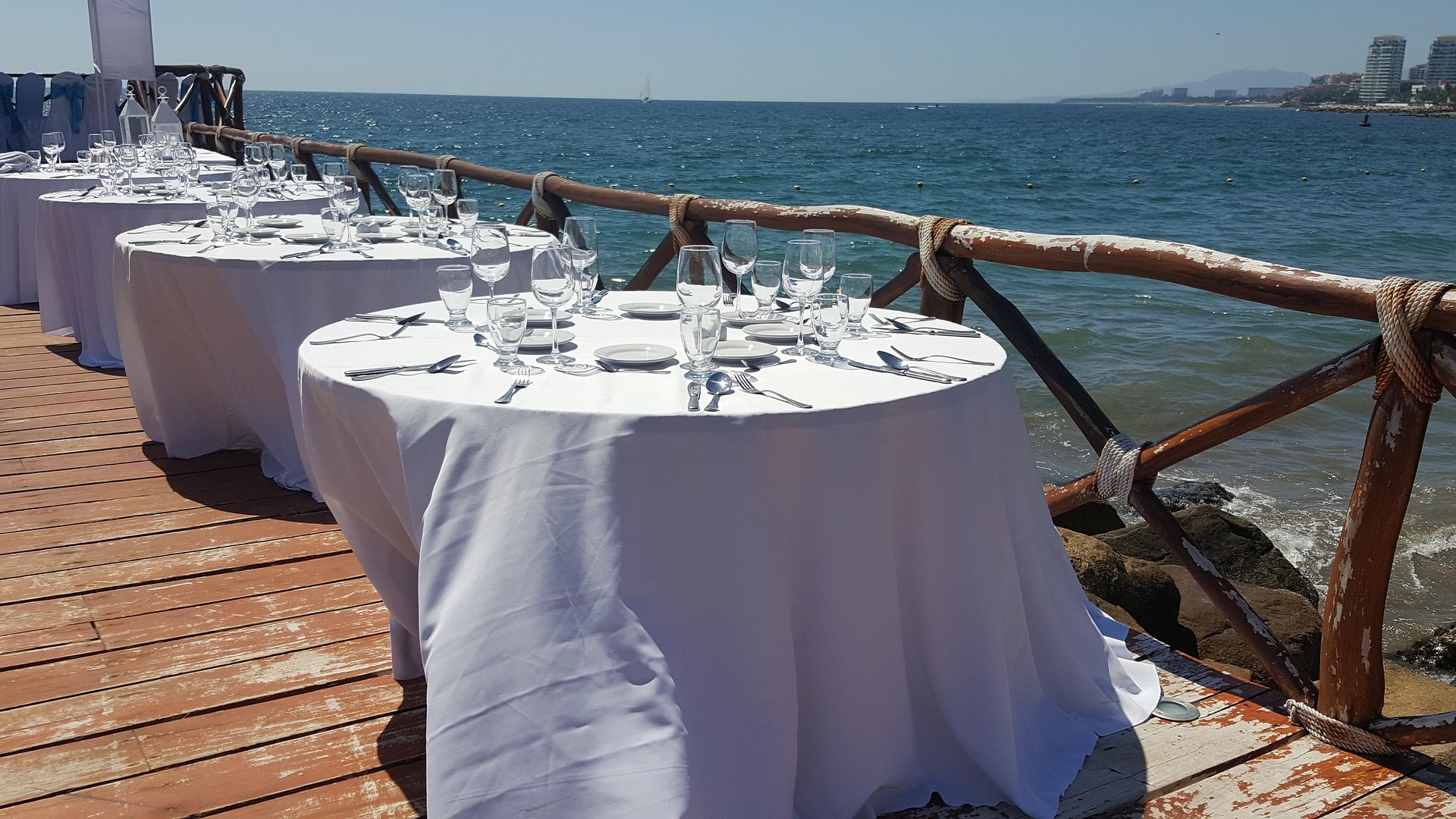 Catering, Αναστασία Παπιδάκη, Λευκά Είδη, Είδη Προικός, Ραφή, Μεταποίηση, Κουρτίνες, Υφάσματα, Μαξιλάρια, Καλύματα Καναπέ, Ραφή Ρούχων, Ραφή Νυφικών, Πακέτα Βάπτισης, Επένδυση Επίπλων, Κουρτινόξυλα, Περσίδες, Στόρια, Roman κουρτίνες, Ηλεκτρικά Ρόλερ, Δαντέλες, Τρέσες, Κορδέλες, Strrass, Κουμπιά, Swarovski, Ταπετσαρίες Τοίχου