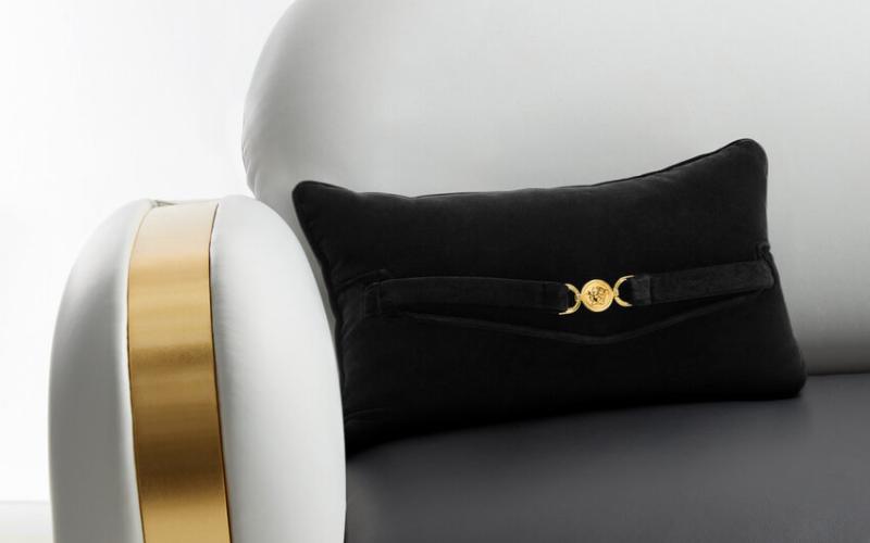 Διακοσμητικά Μαξιλάρια Σαλονιού Versace κωδ Ver151,Αναστασία Παπιδάκη,Λευκά Είδη,Μεταποίηση,Κουρτίνες,Υφάσματα,Κουβέρτες,Παπλώματα,Κουρτίνες,Κουρτινόξυλα,Παπλώματα Βρεφικά,Πετσέτες Βρεφικές,Κουβέρτες Βρεφικές,Βρεφικά Σεντόνια,Παιδικά Παπλώματα,Σεντόνια Παιδικά,Πετσέτες Παιδικές,Ριχτάρια Καναπέ,Τραπεζομάντηλα,Πετσέτες Κουζίνας,Πετσέτες Μπάνιου,Κουρτίνες Μπάνιου,Χαλιά,Πακέτα Βάπτισης,Ταπετσαρίες
