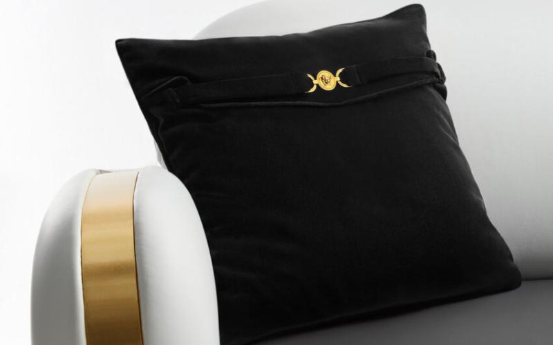 Διακοσμητικά Μαξιλάρια Σαλονιού Versace κωδ Ver152,Αναστασία Παπιδάκη,Λευκά Είδη,Μεταποίηση,Κουρτίνες,Υφάσματα,Κουβέρτες,Παπλώματα,Κουρτίνες,Κουρτινόξυλα,Παπλώματα Βρεφικά,Πετσέτες Βρεφικές,Κουβέρτες Βρεφικές,Βρεφικά Σεντόνια,Παιδικά Παπλώματα,Σεντόνια Παιδικά,Πετσέτες Παιδικές,Ριχτάρια Καναπέ,Τραπεζομάντηλα,Πετσέτες Κουζίνας,Πετσέτες Μπάνιου,Κουρτίνες Μπάνιου,Χαλιά,Πακέτα Βάπτισης,Ταπετσαρίες